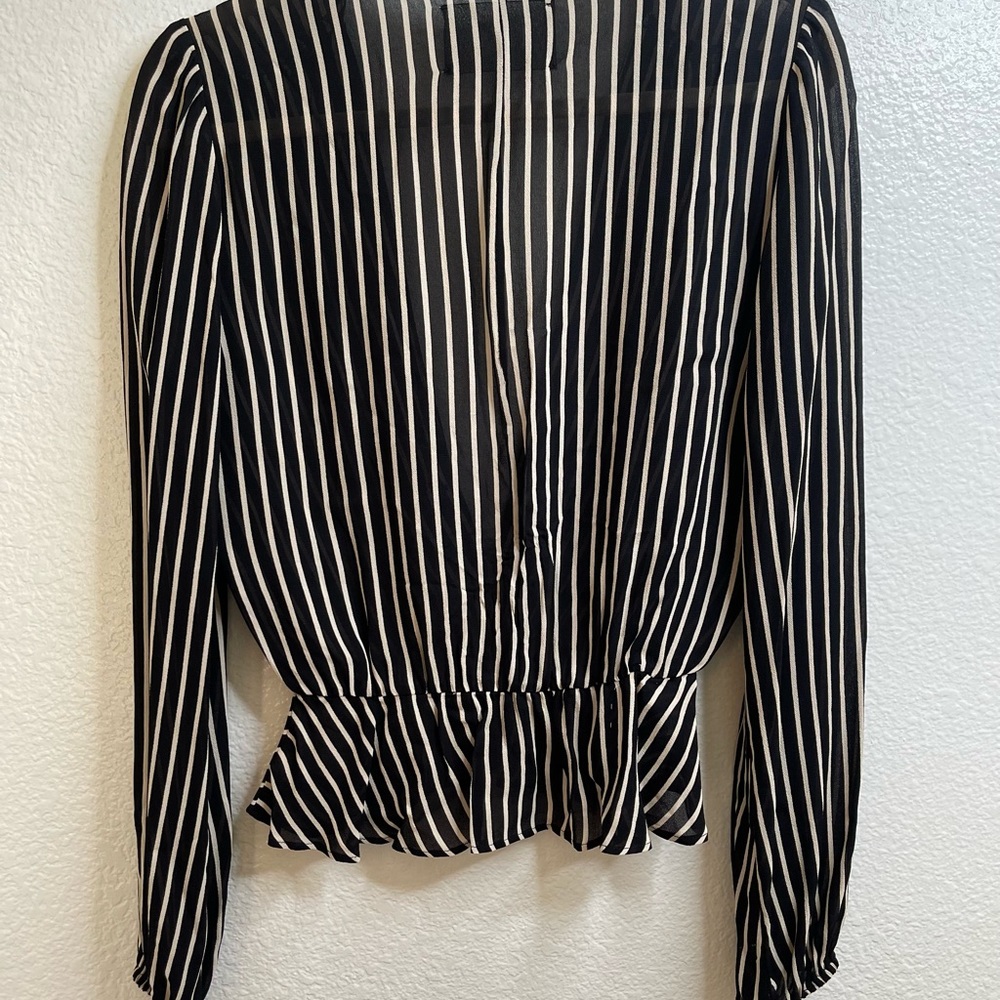 Reformation deep v, stripped blouse with elastic waist - Picture 16 of 16